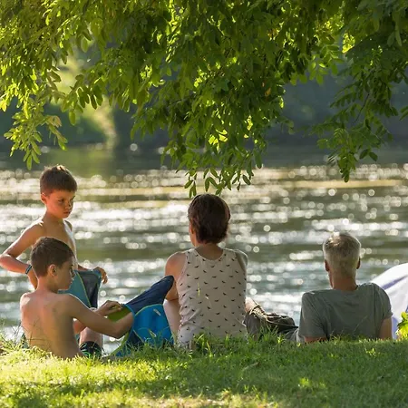 La Lot Vallee De La Dordogne Rocamadour Camping Meyronne